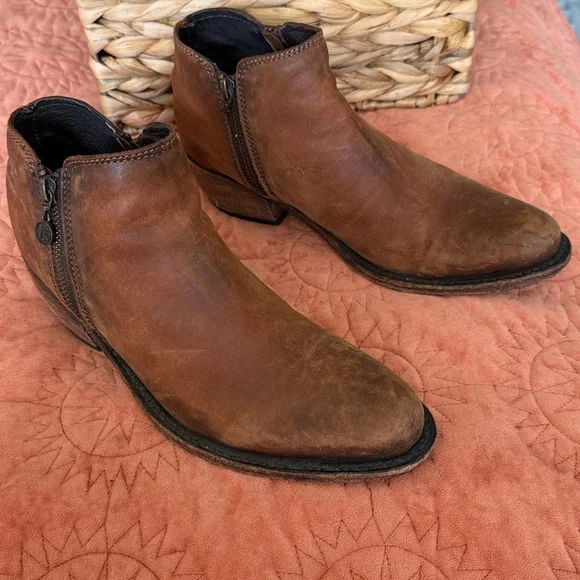 Liberty Black double zipper brown booties size 9.5 distressed cowboy boots - Picture 3 of 10